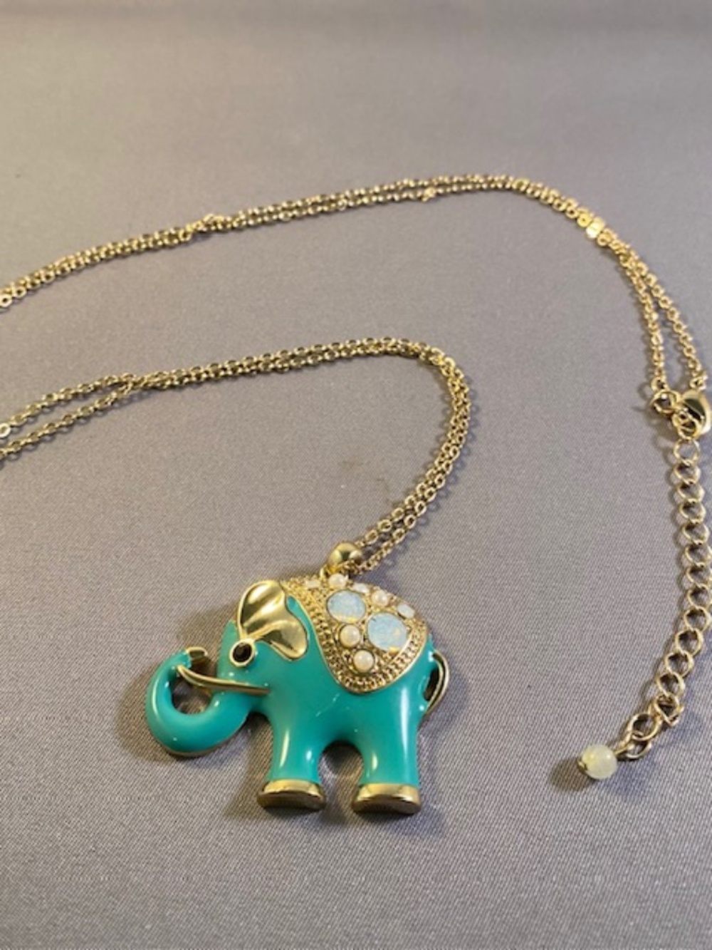Vintage Avon Green Elephant Necklace Gold Tone Chain Enamel Moonstone Pendant